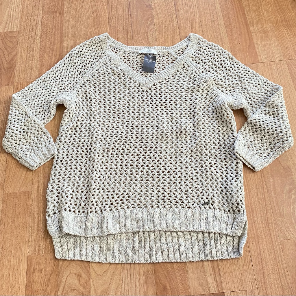 Nwt Abercrombie White & Silver Crochet V Neck Sweater